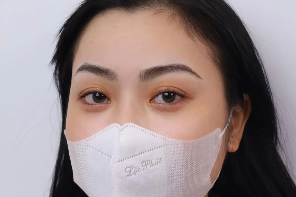 Eyebrows 16